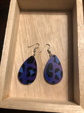 Load image into Gallery viewer, Purple/Blue Cheetah Print Earrings
