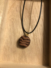 Load image into Gallery viewer, Fudge Round Necklace
