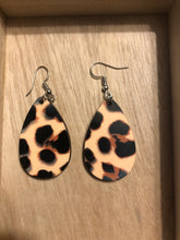 Load image into Gallery viewer, Cheetah Print Dangle Earrings
