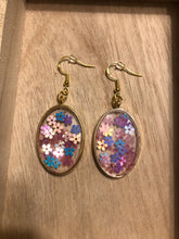 Load image into Gallery viewer, Holographic Flower Dangle Earrings
