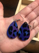 Load image into Gallery viewer, Purple/Blue Cheetah Print Earrings
