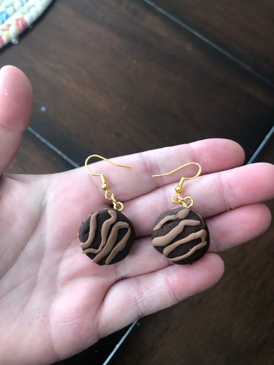 Fudge Round Dangly Earrings