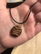 Load image into Gallery viewer, Fudge Round Necklace
