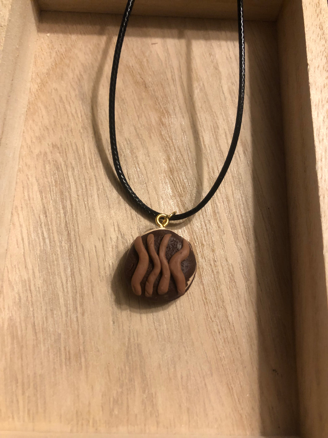 Fudge Round Necklace