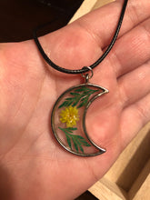 Load image into Gallery viewer, Floral Moon Necklace
