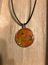 Load image into Gallery viewer, Orange Flower Resin Necklace
