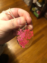 Load image into Gallery viewer, Pink Queen’s Lace Flower Necklace
