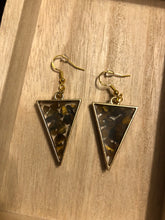 Load image into Gallery viewer, Tigers Eye Dangly Earrings
