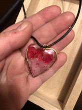 Load image into Gallery viewer, Pink/Red Floral Heart Necklace
